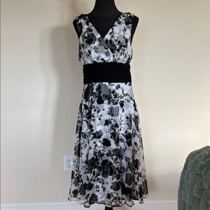 Connected NWOT Floral Black and White Dress size 10